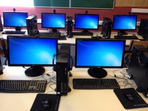 6 cyberclasse pour permettre à nos élèves de maîtriser l'outil informatique - Athénée Royal Pierre Paulus de Châtelet